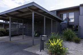 Torquay Golf Retreats - Pool, Beach, Tennis, Golf